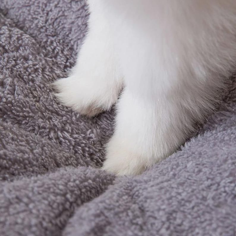 Cozy Foldable Pet Cave Bed – Winter Warm Dog & Cat House, Soft Kennel Nest